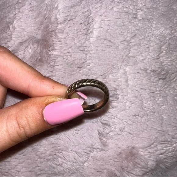 Anthropologie engraved swirl ring NEW - Picture 7 of 8